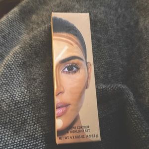 KKW Beauty Crème Contour & Highlight set